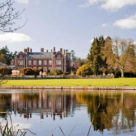 Lynford Hall Hotel Mundford Exteriör bild